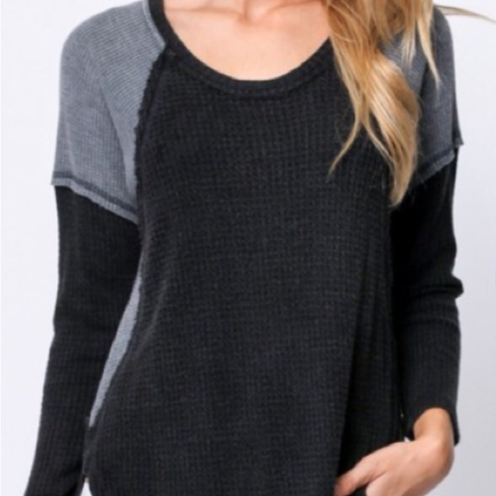 Paper Crane Black and Gray Long Sleeve Top